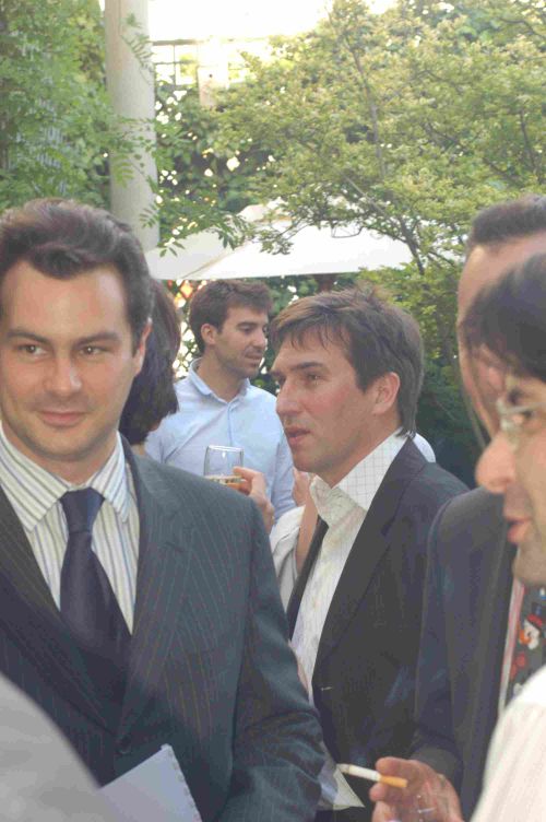 Invités sur la terrasse